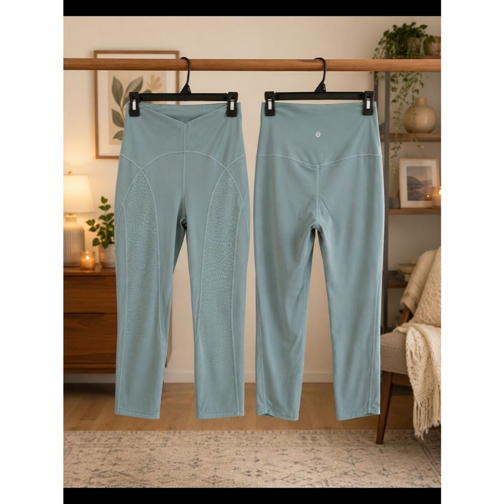 lululemon athletica Cropped Leggings in Sage Blue-Green size 8
